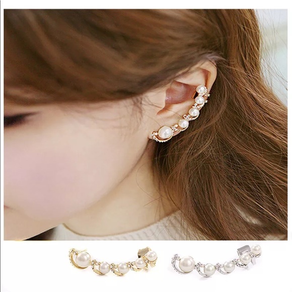 ✨PEARL AND CRYSTALS EAR CUFF SET IN GOLD✨NEW✨‎ - Picture 4 of 4